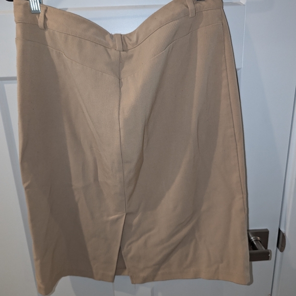 Gap women's khaki pencil skirt - Picture 3 of 4